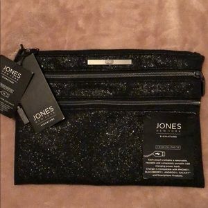 Jones New York smartphone clutch